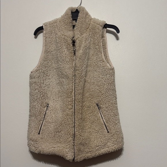 Love Tree beige Sherpa full zip cozy comfy Vest - Picture 6 of 7